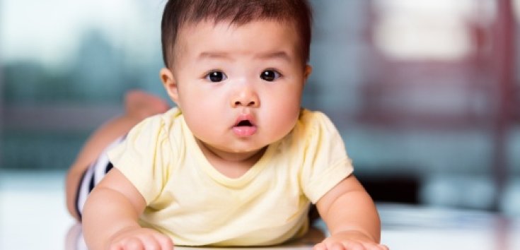 Perkembangan Bayi 5 Bulan, si Kecil Sudah Bisa Apa?