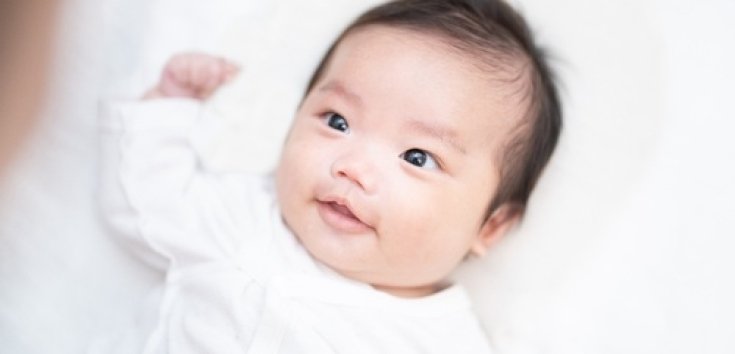 Perkembangan Bayi 2 Bulan, Apa yang Bisa Dilakukan si Kecil?